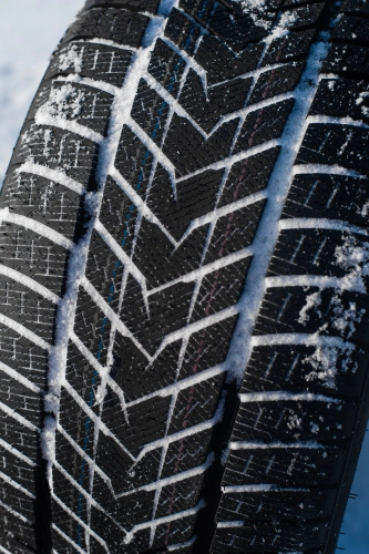 фото протектора и шины WINTERHAWKE II Шина ZMAX WINTERHAWKE II 315/35 R21 111H